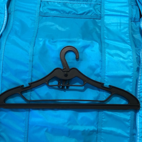 Henty Wingman Messenger Garment Bag - Picture 5 of 9